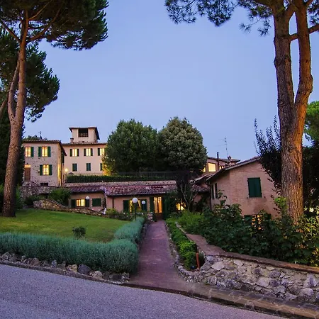 In With Pool And Tuscan Views